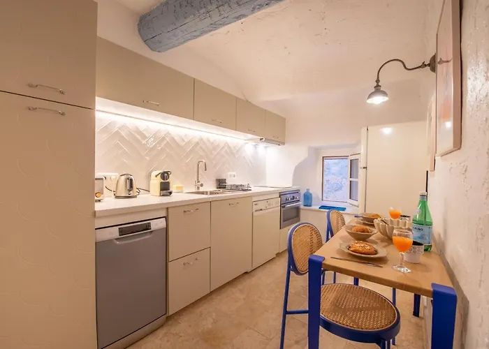 Vieux Village - La Ponche Daire